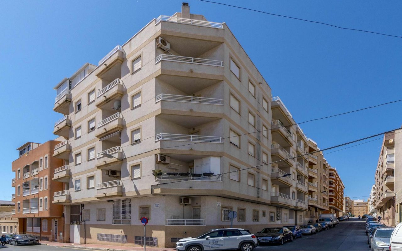 Apartment - Resale - Torrevieja - 4-AP-358