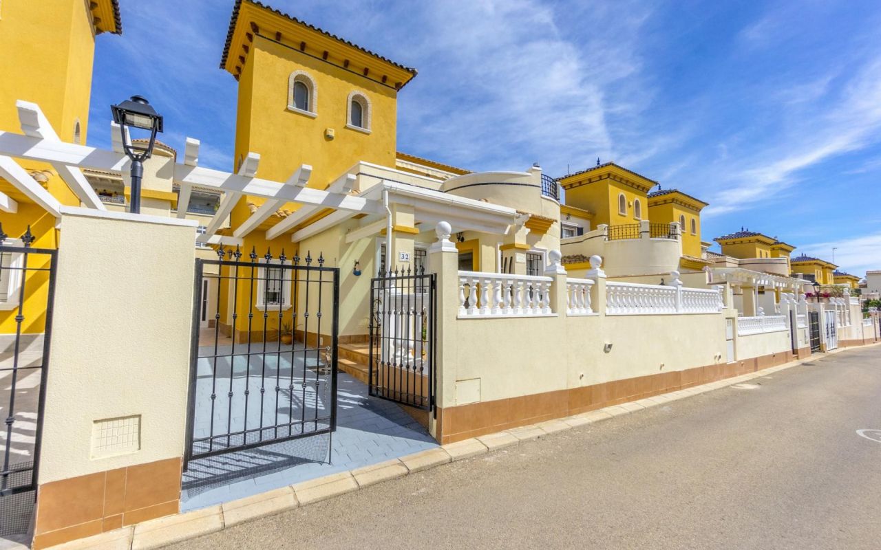 Chalet Independiente - Reventa - Orihuela Costa - 4-CH-Z478