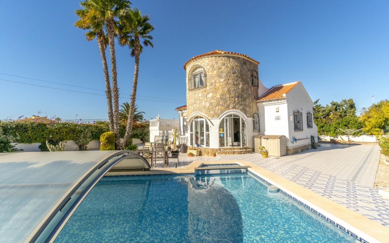 Chalet Independiente - Reventa - Torrevieja - 4-CH-Z460
