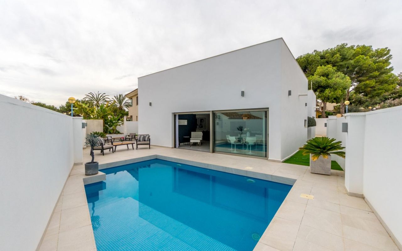 Detached Villa - Resale - Orihuela Costa - 4-CH-Z510