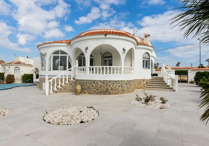 Detached Villa - Resale - Torrevieja - San Luis