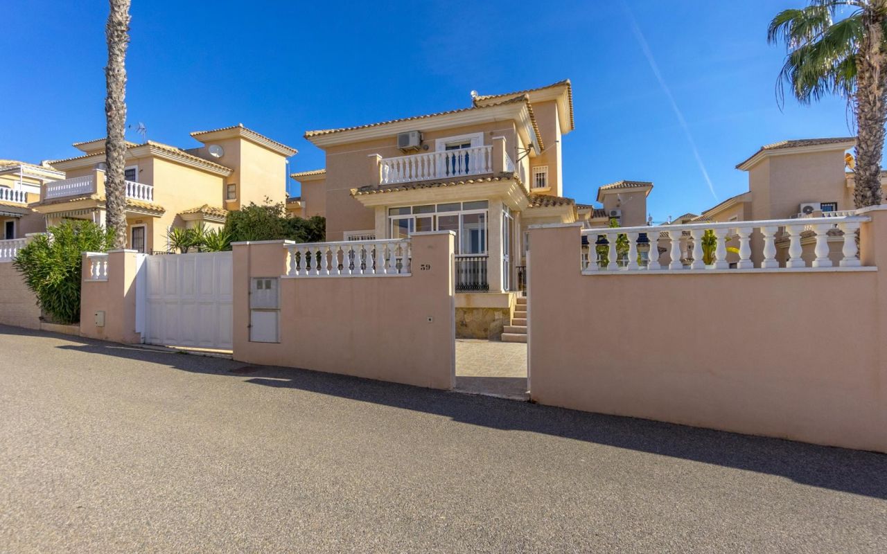 Enebolig  - Bruktbolig - Orihuela Costa - 4-CH-Z480