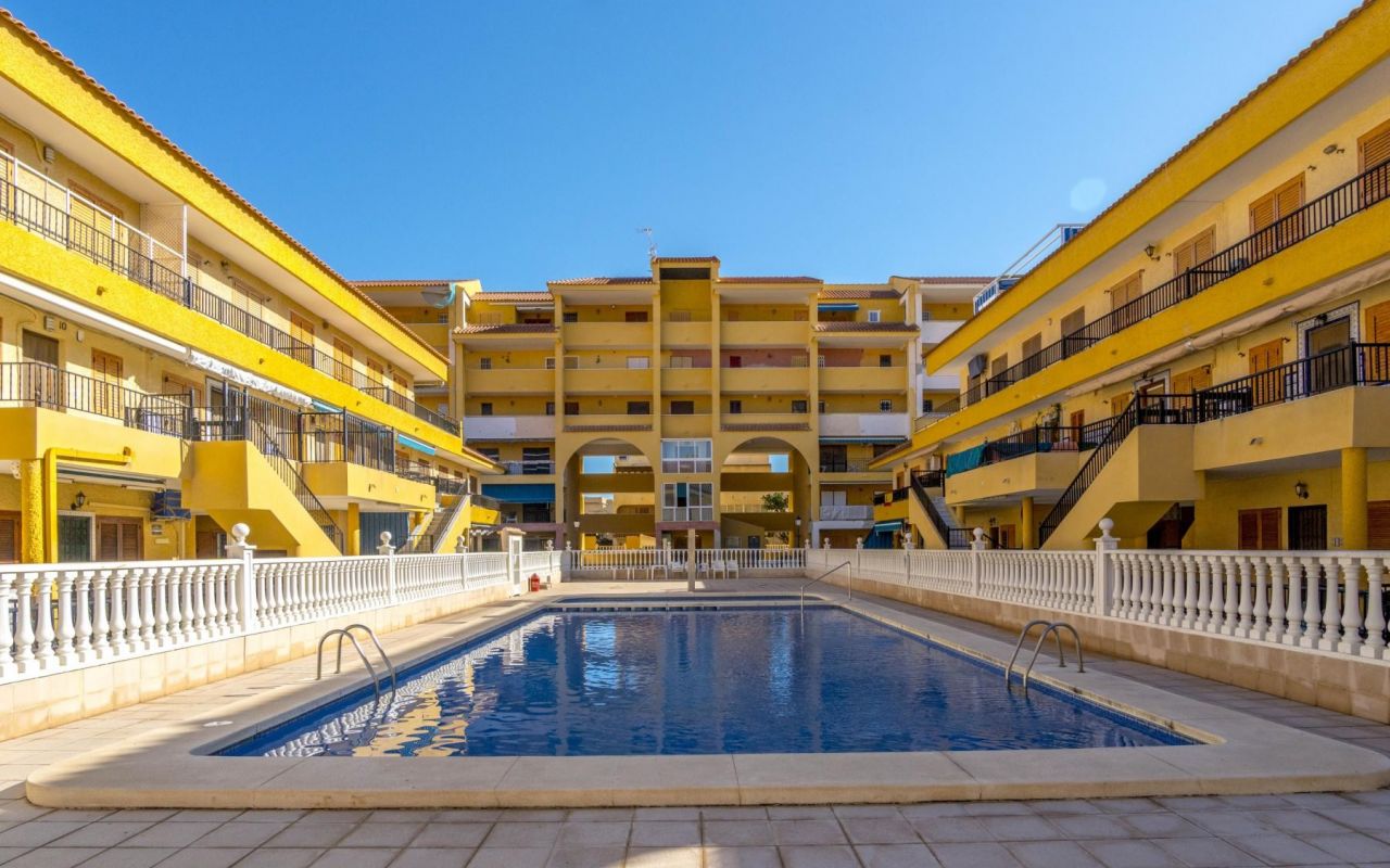 Penthouse/Top Floor - Resale - Torrevieja - 4-AT-179