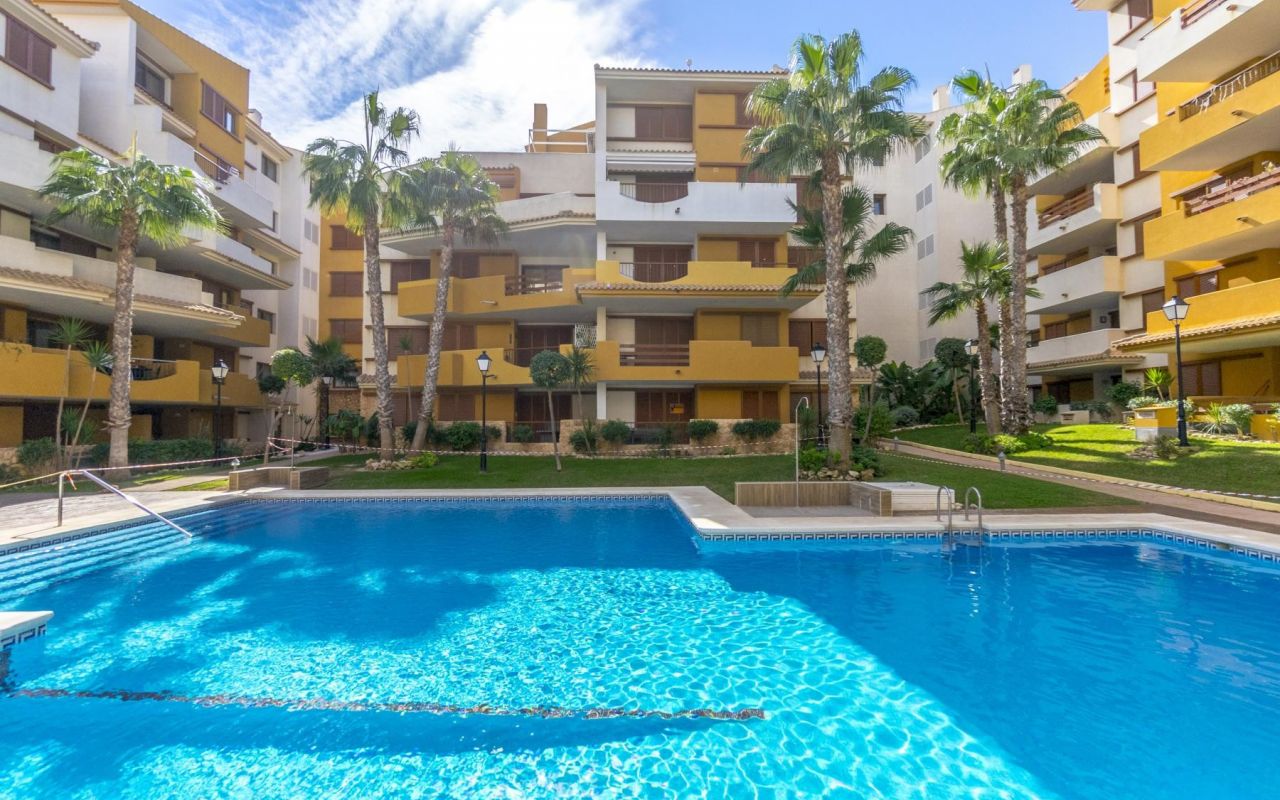 Penthouse/Top Floor - Resale - Torrevieja - 4-AT-184