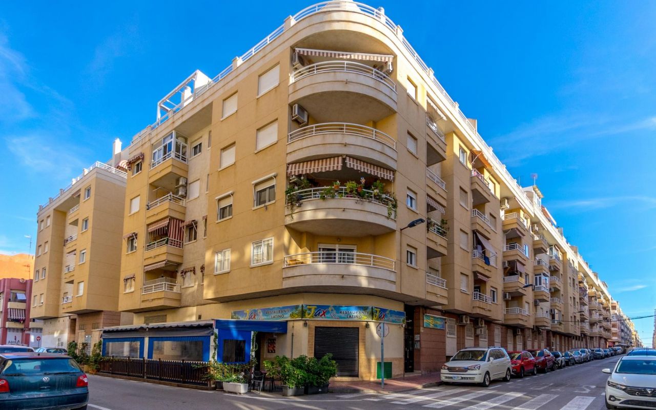 Penthouse/Top Floor - Resale - Torrevieja - 4-AT-192