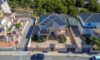 Resale - Villa - Orihuela Costa - La Zenia