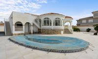 Resale - Villa - Torrevieja - San Luis