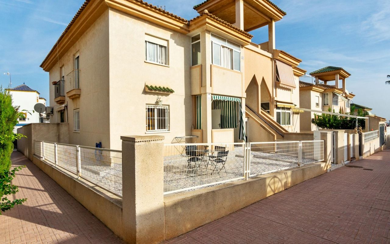 Rez de chaussée - Vente - Torrevieja - 4-B-Z941