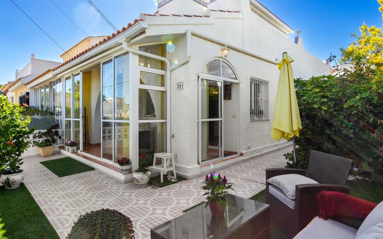 Townhouse - Resale - San Miguel de Salinas - 4-B-Z946