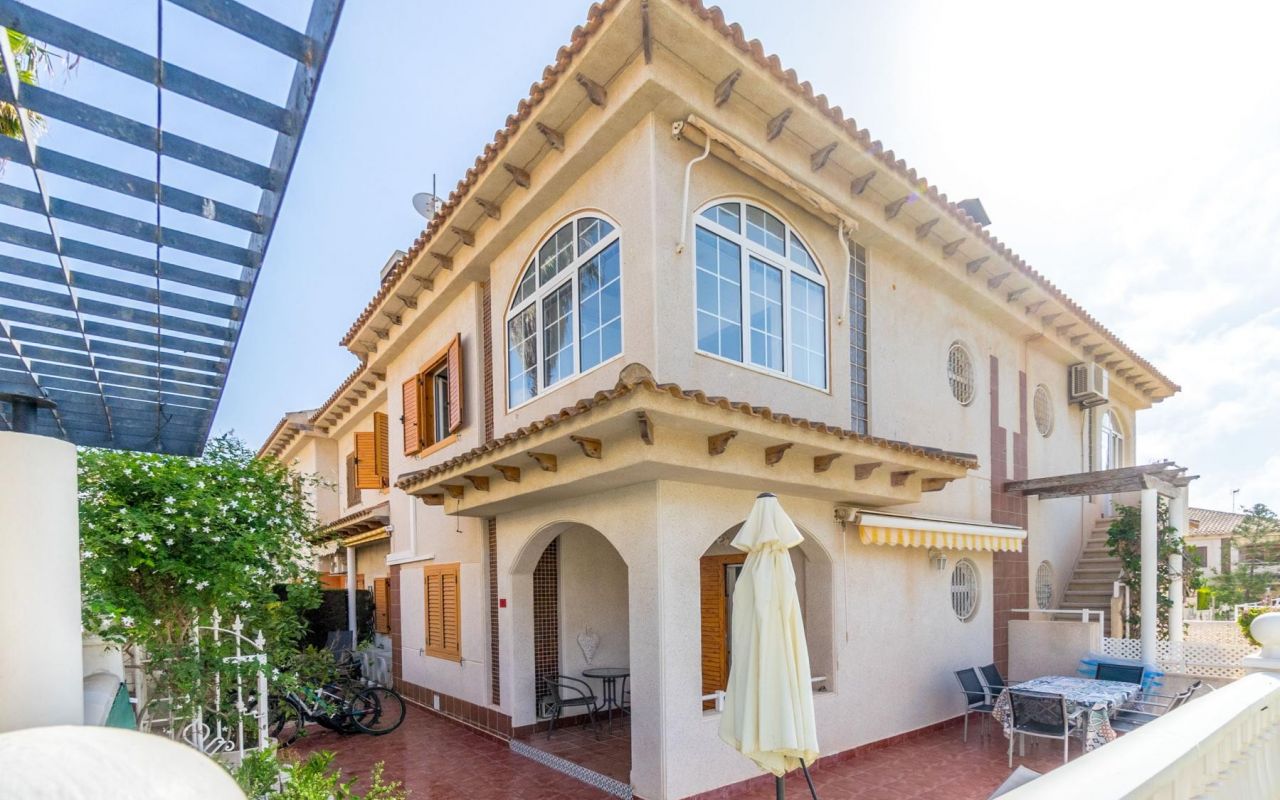 Townhouse - Resale - Torrevieja - 4-B-Z983