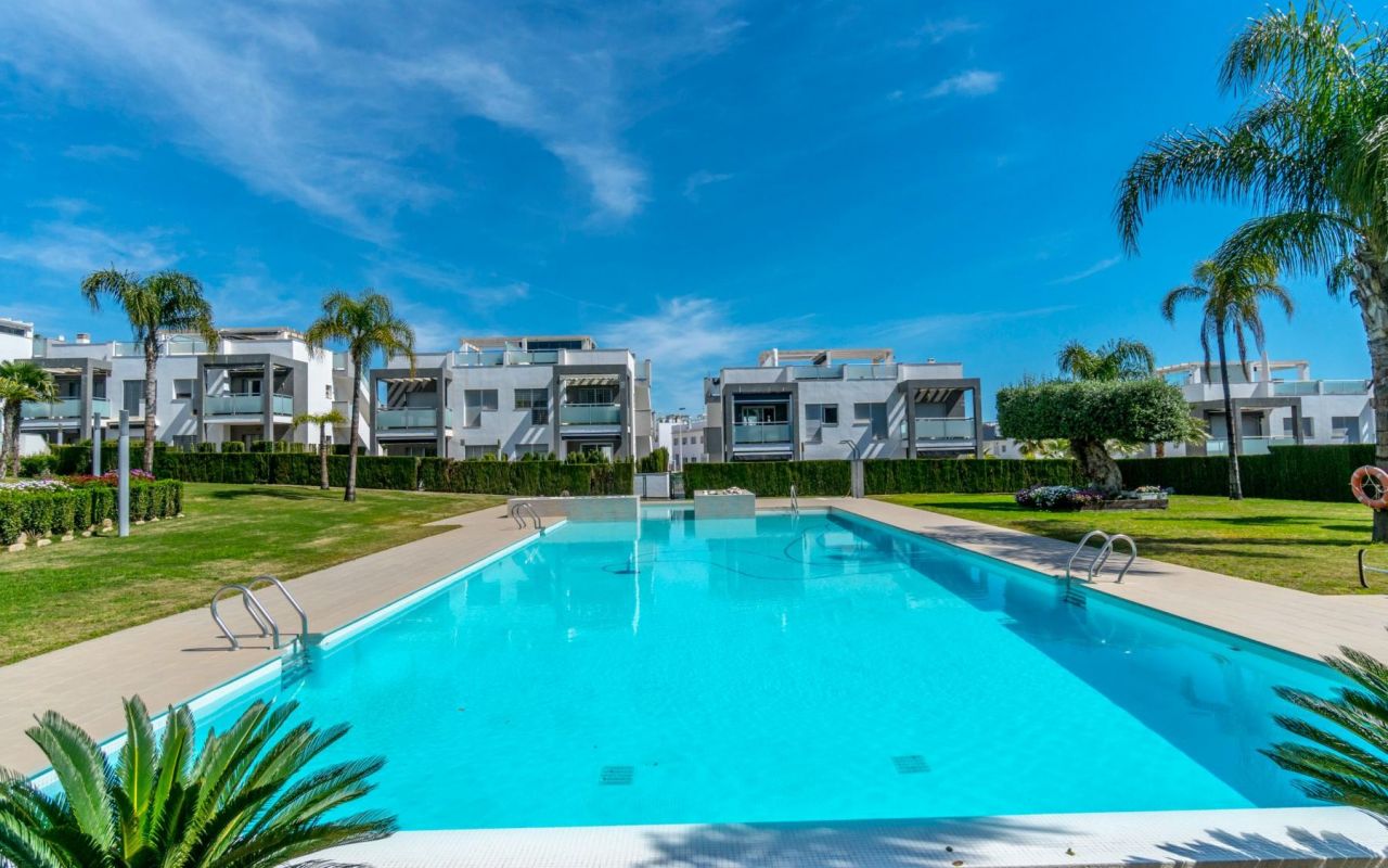 Upper floor - Resale - Torrevieja - 4-B-Z1017