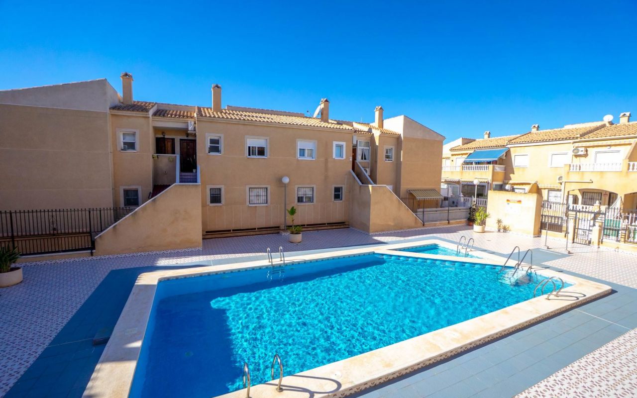 Upper floor - Resale - Torrevieja - 4-B-Z1035