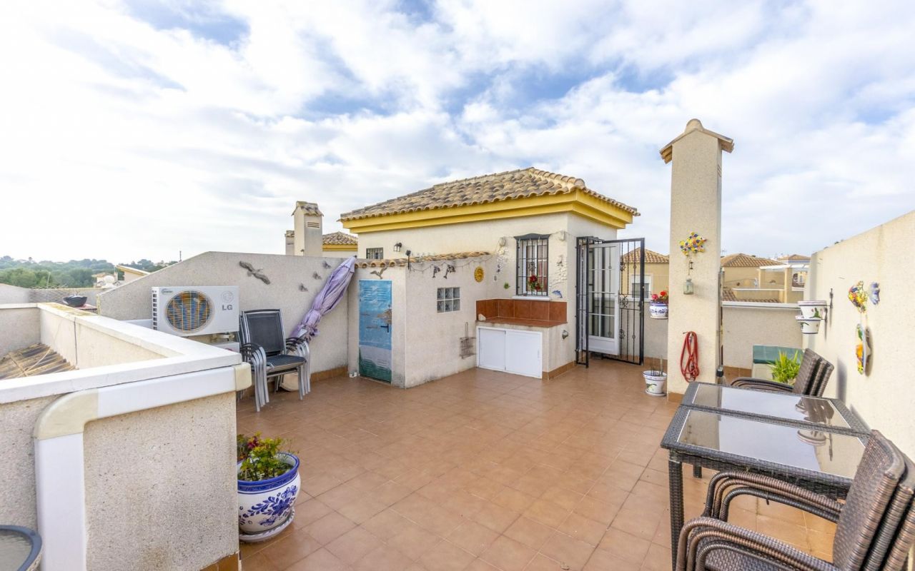 Upper floor - Resale - Torrevieja - 4-B-Z897