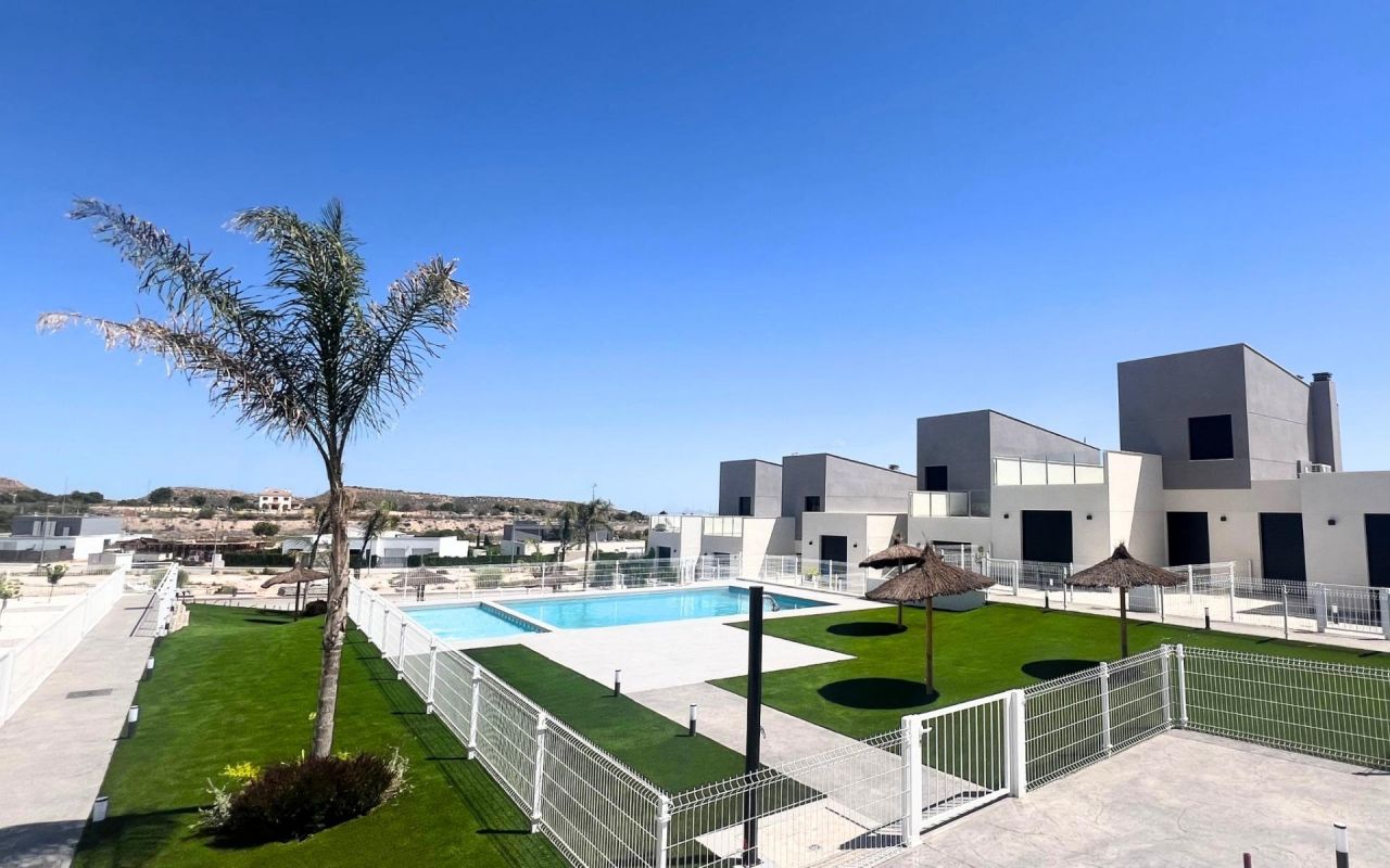 Villa - Obra Nueva - BAÑOS Y MENDIGO - R-29073