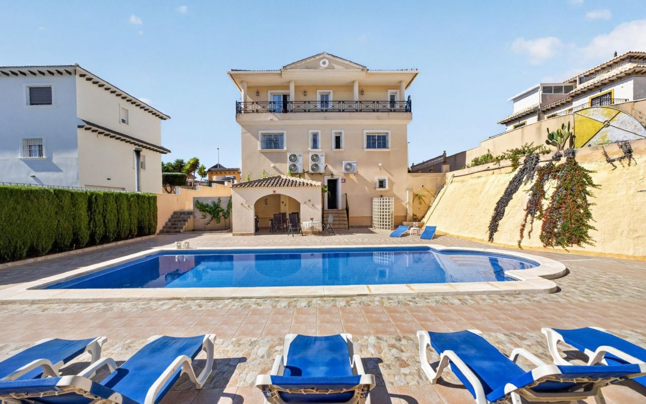 Villa - Resale - Orihuela Costa - 4-CH-Z534