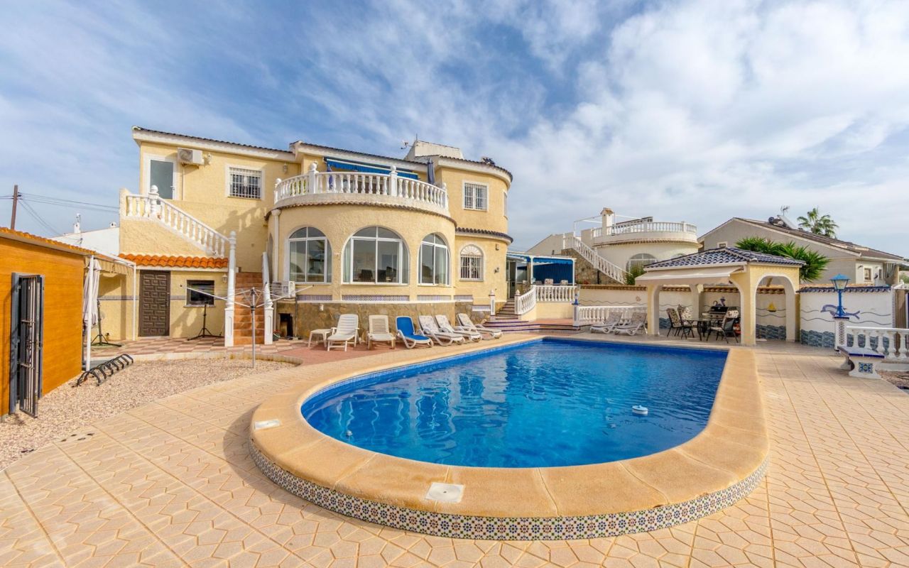 Villa - Reventa - Torrevieja - 4-CH-Z523